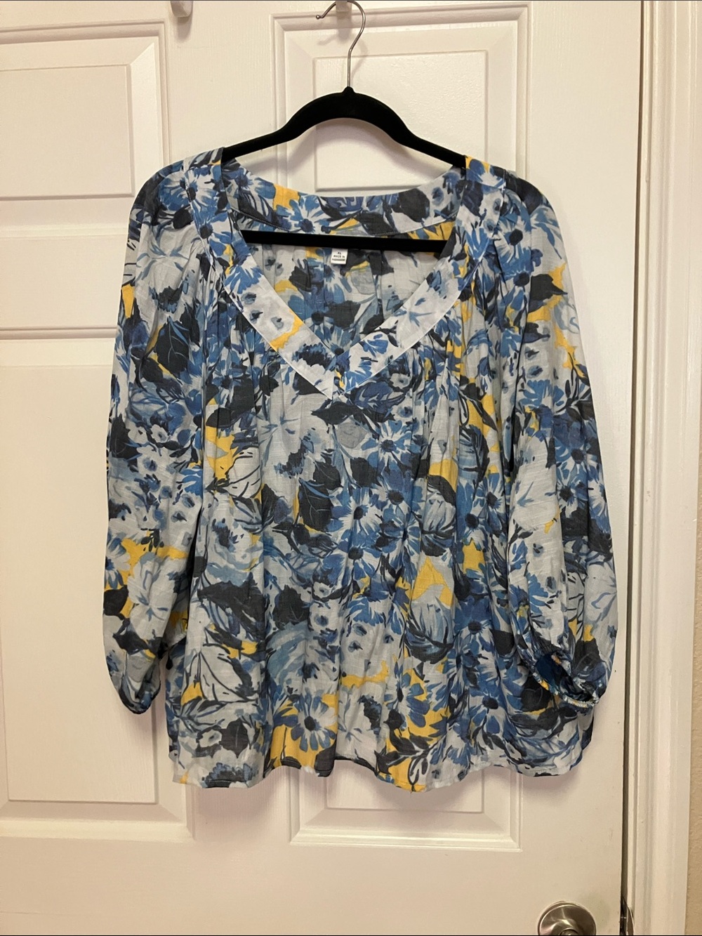 Counterparts Floral V-Neck Blouse in Blue, Yellow & White Size XL
